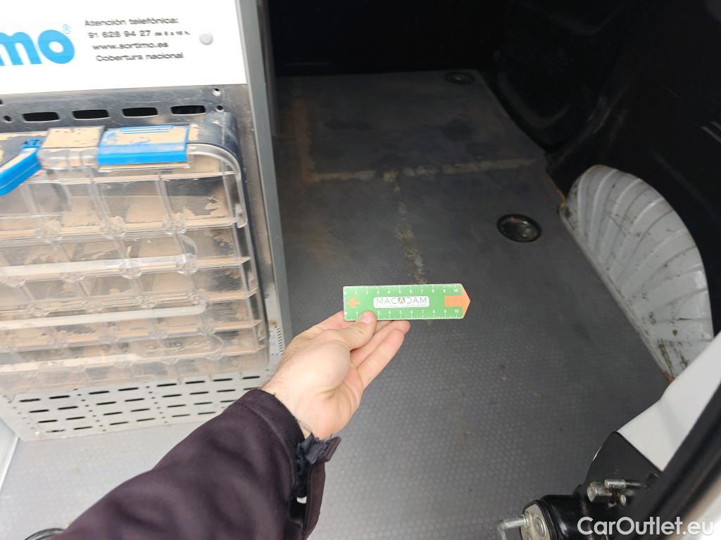  Opel  Combo OPEL  / 2018 / 3P / furgón derivado de turismo 1.6 TD S/S 74kW (100CV) Express L H1 650 #73