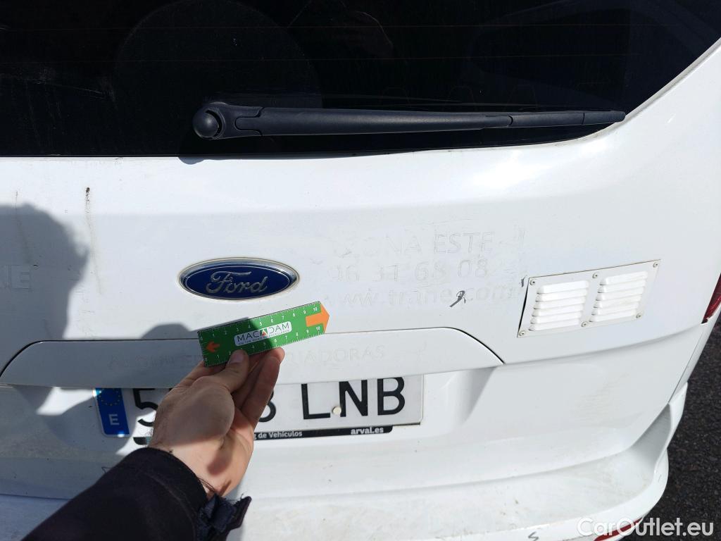  Ford  Grand Tourneo FORD  Connect / 2013 / 5P / monovolumen 1.5 TDCi 74kW (100CV) Titanium #35