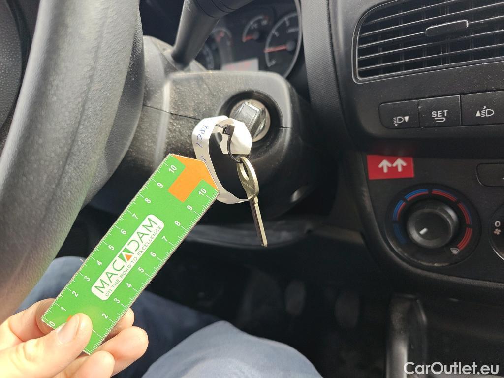  Opel  Combo OPEL  / 2012 / 3P / furgón derivado de turismo Cargo 1.3 CDTI 70kW (95CV) L1 H1 #1