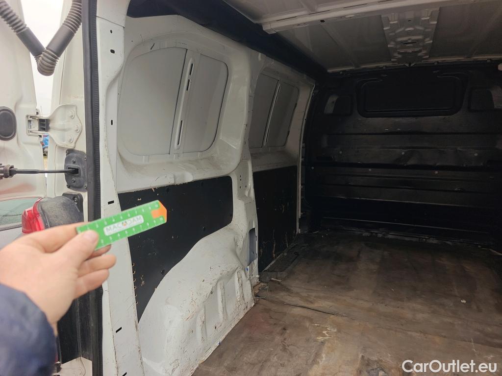  Peugeot  Expert PEUGEOT  / 2016 / 4P / furgón Furgón Pro 2.0 BlueHDi 120 S&S Standard #KMS APROXIMADOS 200000# #7