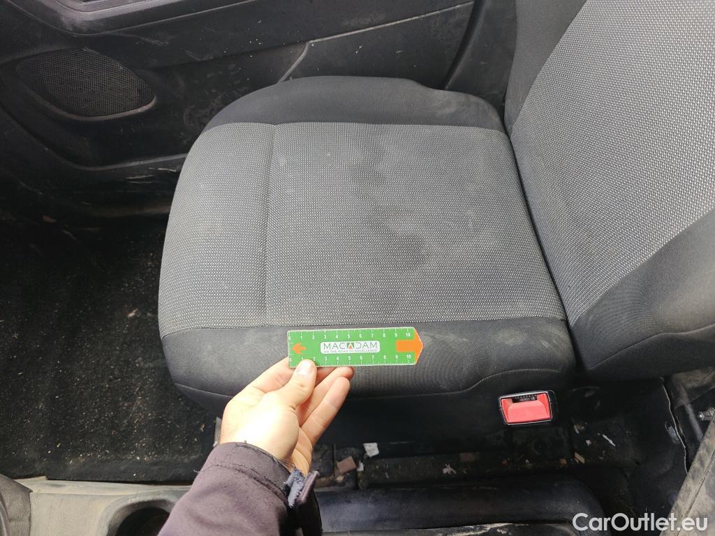  Peugeot  Partner PEUGEOT  / 2018 / 3P / furgón derivado de turismo Pro Standard 600kg BlueHDi 73kW #53