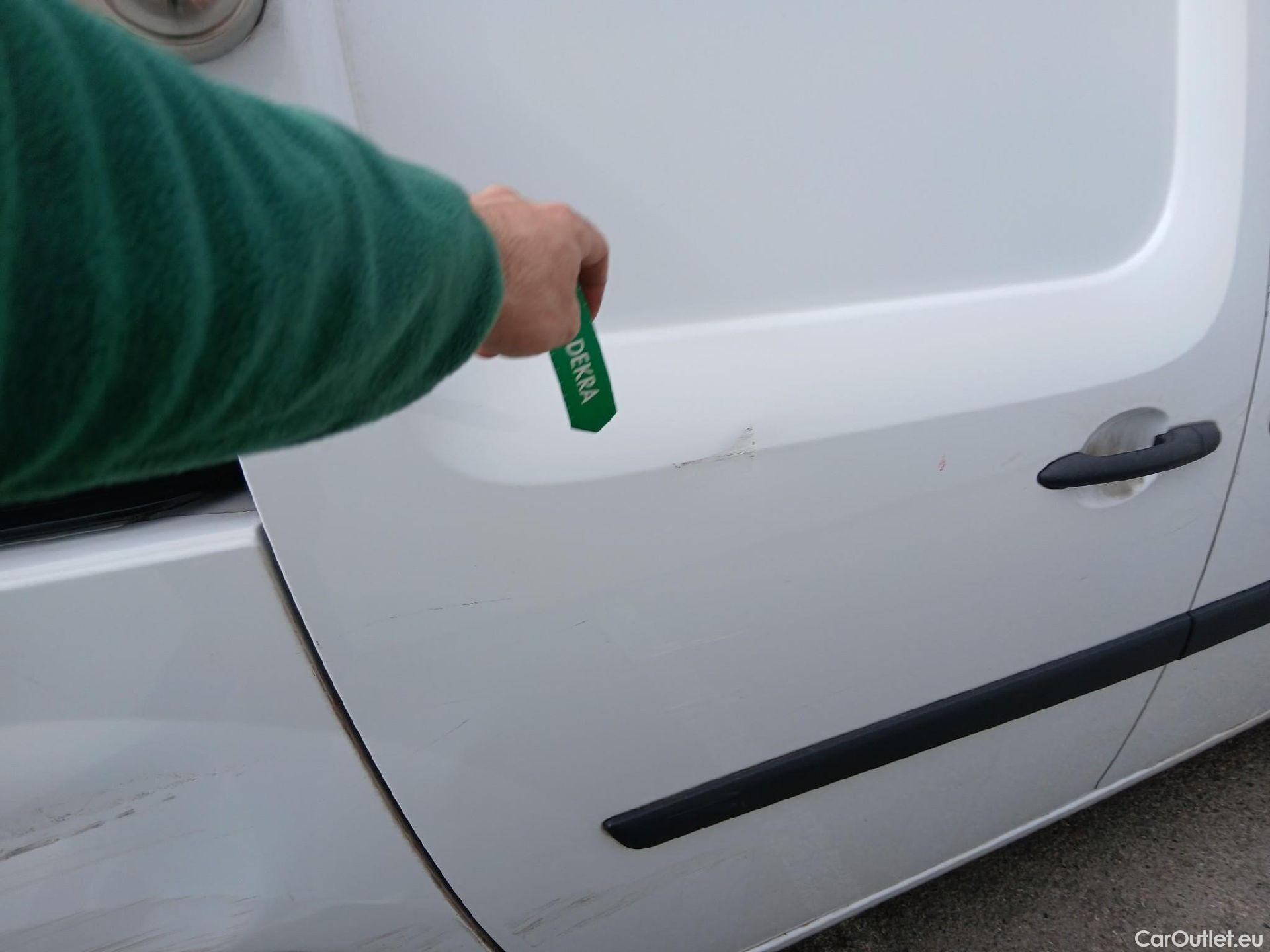  Renault  Kangoo RENAULT  Furgón/2013/3P/furgón derivado de turismo Profesional Blue dCi 70kW (95CV) #22