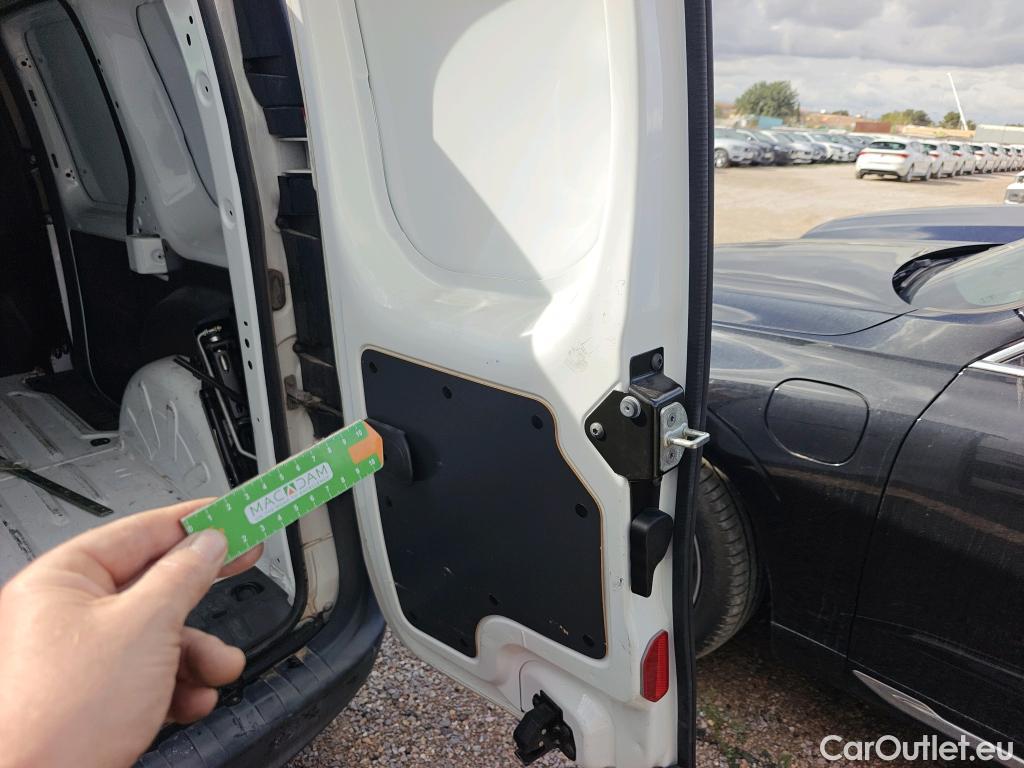  Renault  Kangoo  II Furgón Professional 1.5 dCi 75CV MT5 E6 #19