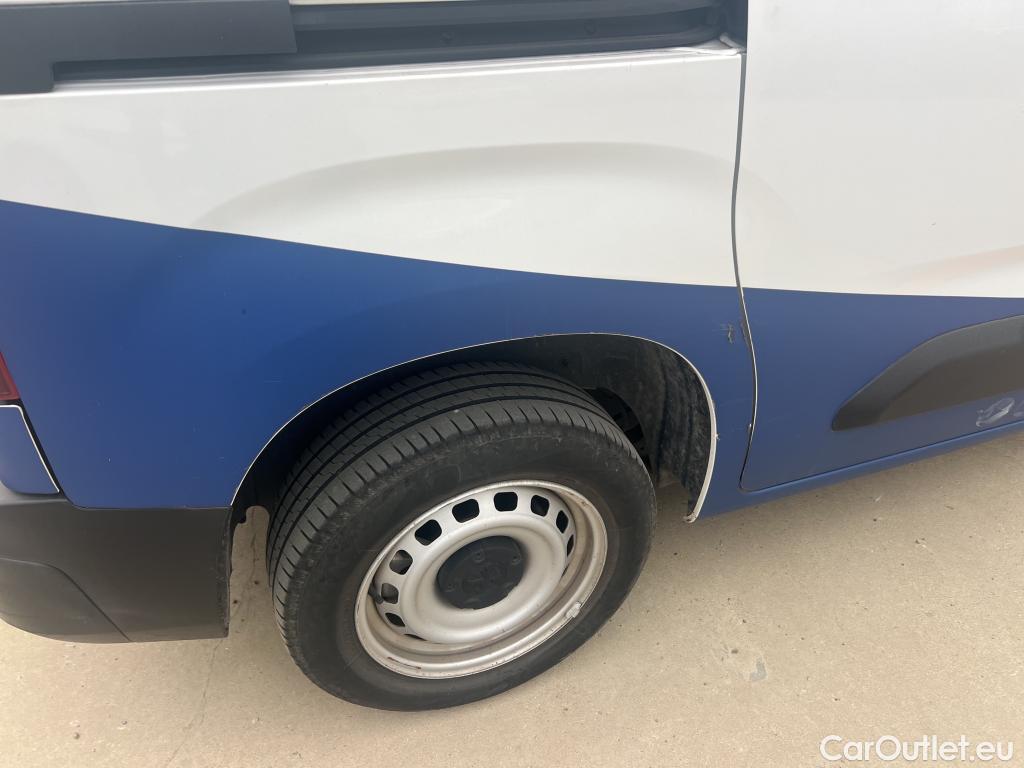  Peugeot  Partner PEUGEOT  / 2018 / 3P / furgón derivado de turismo Pro Standard 600kg BlueHDi 73kW #3