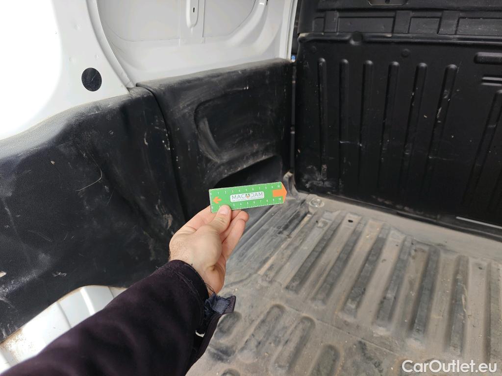  Peugeot  Partner PEUGEOT  / 2018 / 3P / furgón derivado de turismo Pro Standard 600kg BlueHDi 73kW #91