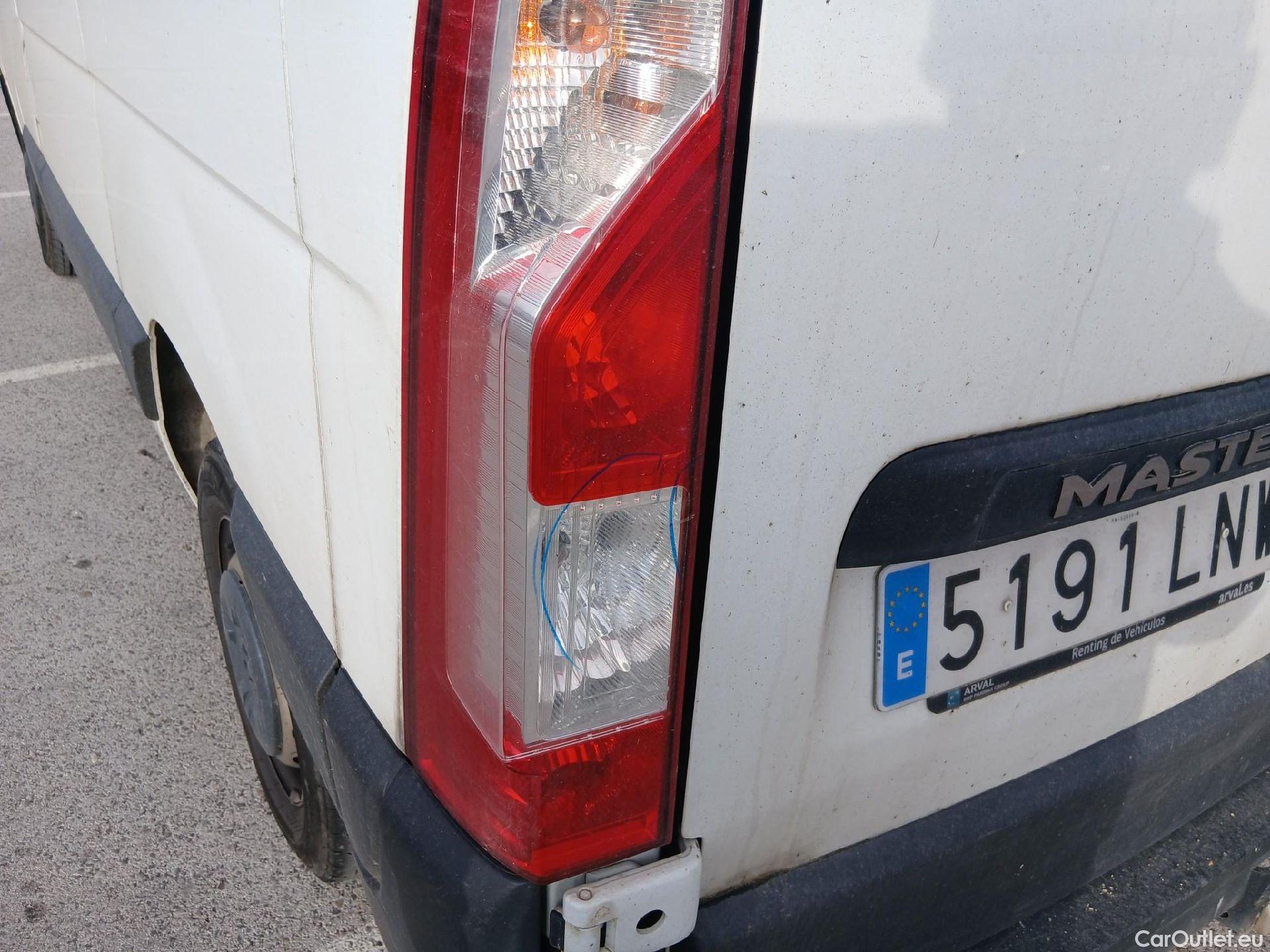  Renault  Master RENAULT  / 2019 / 4P / furgón Furgón T L1H1 2800 Bl dCi 100kW (135CV) #21