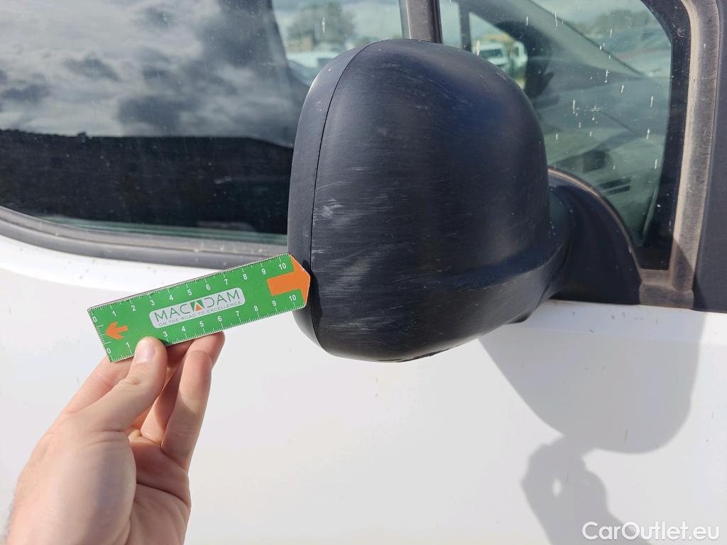  Peugeot  Partner PEUGEOT  / 2018 / 3P / furgón derivado de turismo Pro Standard 600kg BlueHDi 73kW #88