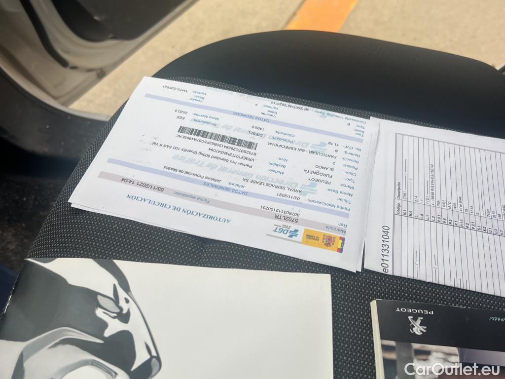  Peugeot  Partner PEUGEOT  / 2018 / 3P / furgón derivado de turismo Pro Standard 600kg BlueHDi 73kW #26