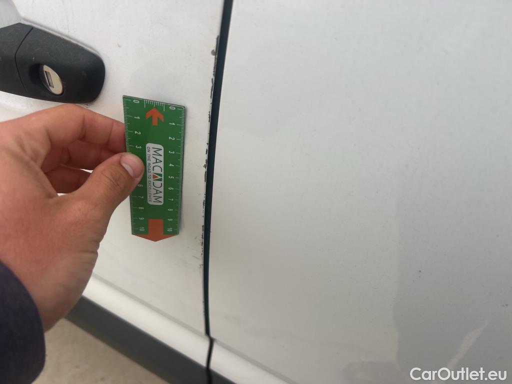  Peugeot  Partner PEUGEOT  / 2018 / 3P / furgón derivado de turismo Pro Standard 600kg BlueHDi 73kW #13