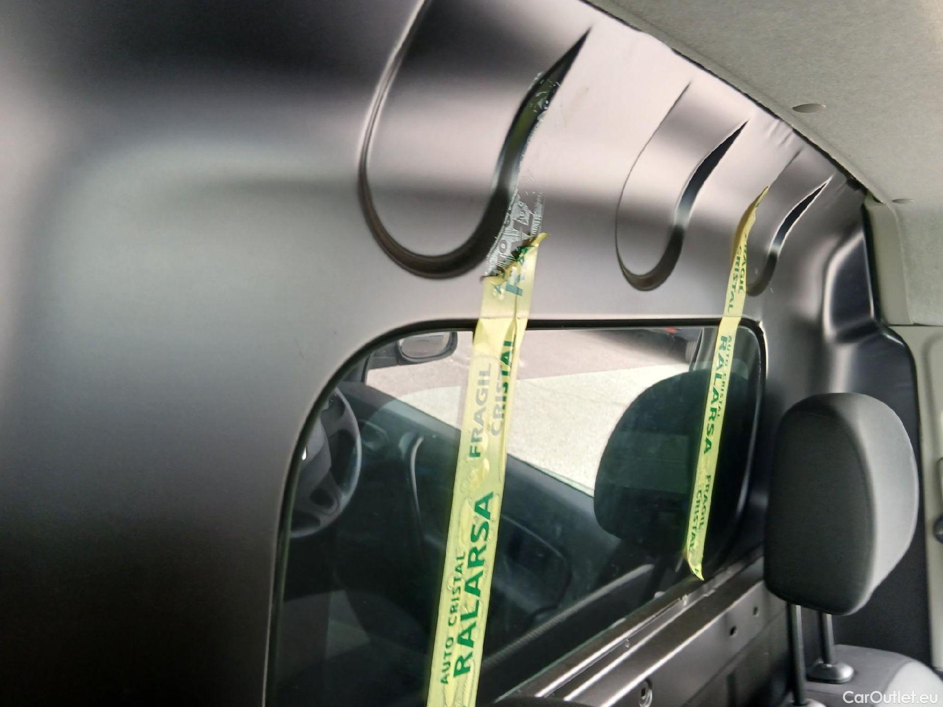  Renault  Kangoo RENAULT  Furgón/2013/3P/furgón derivado de turismo Profesional Blue dCi 70kW (95CV) #31