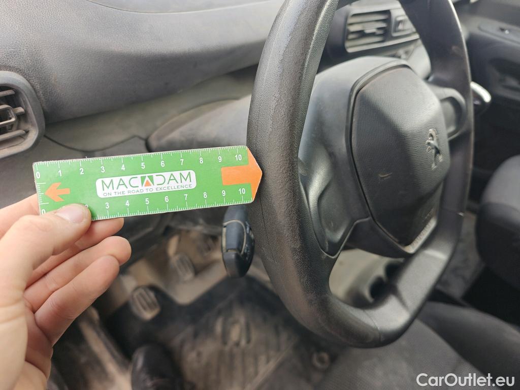  Peugeot  Partner PEUGEOT  / 2018 / 3P / furgón derivado de turismo Pro Standard 600kg BlueHDi 73kW #72