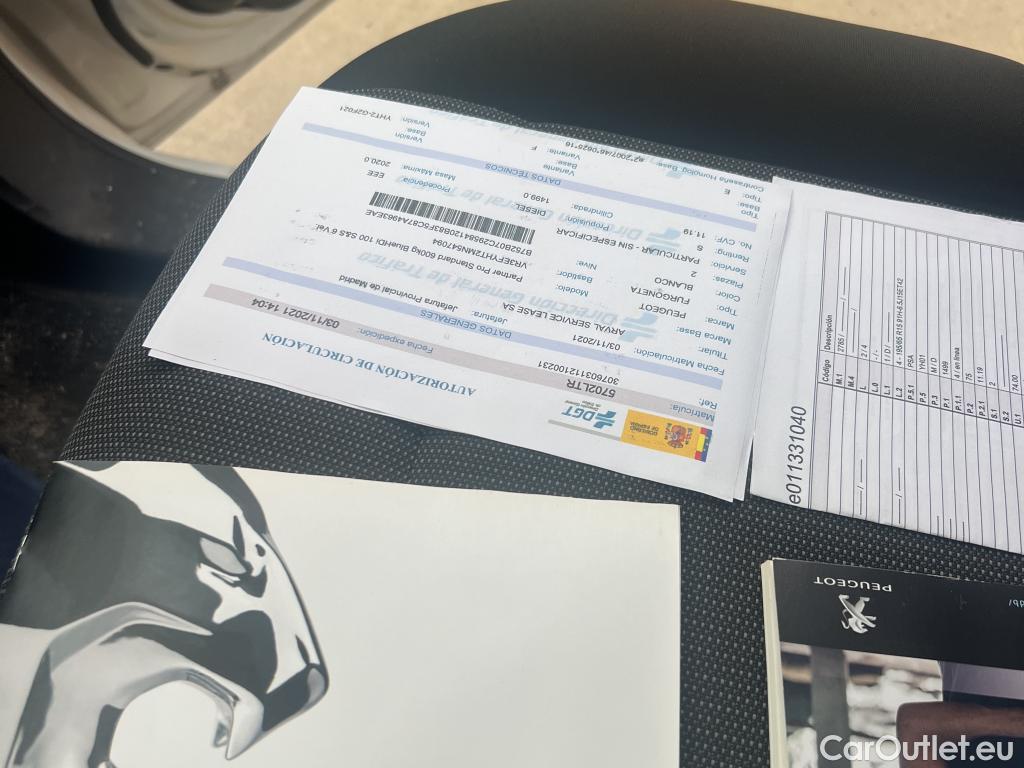  Peugeot  Partner PEUGEOT  / 2018 / 3P / furgón derivado de turismo Pro Standard 600kg BlueHDi 73kW #27