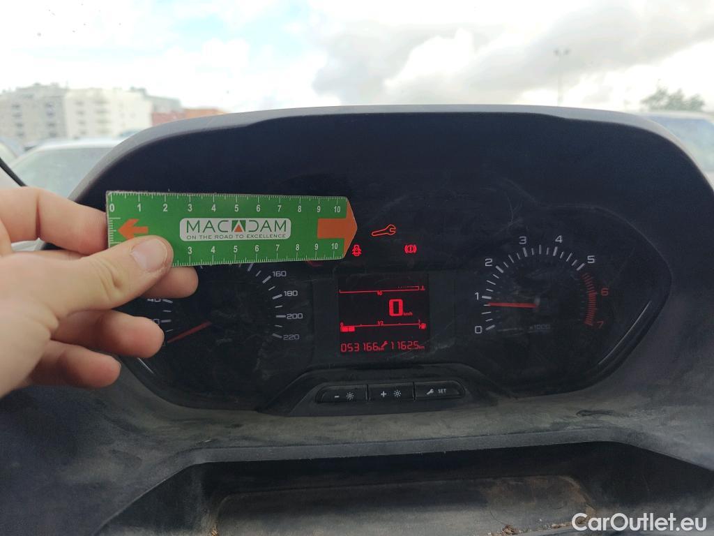  Peugeot  Partner PEUGEOT  / 2018 / 3P / furgón derivado de turismo Pro Standard 600kg BlueHDi 73kW #85