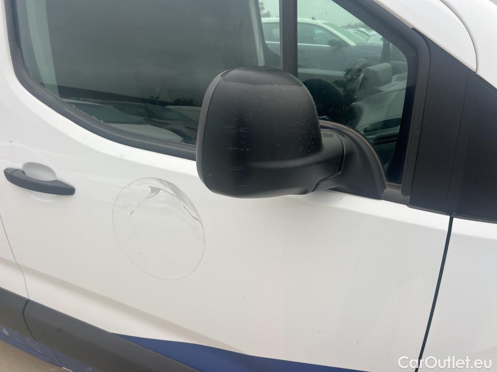  Peugeot  Partner PEUGEOT  / 2018 / 3P / furgón derivado de turismo Pro Standard 600kg BlueHDi 73kW #30