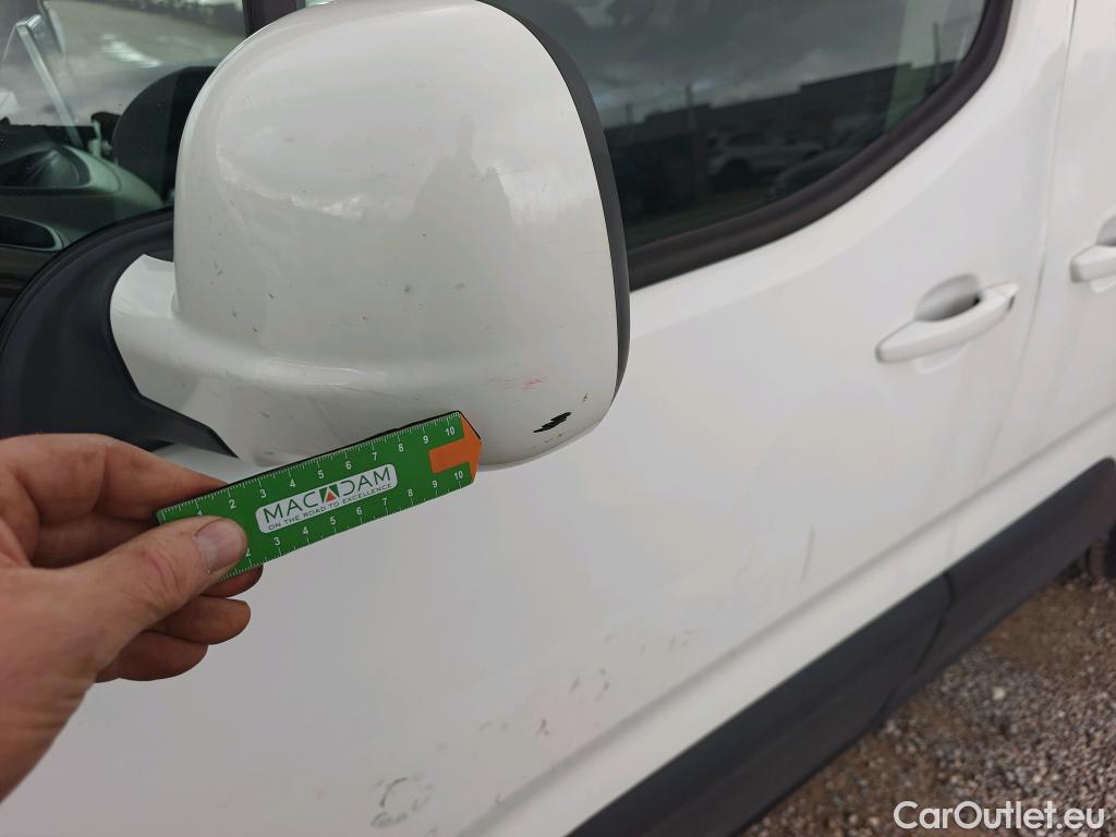  Peugeot  RIFTER PEUGEOT  / 2018 / 5P / monovolumen compacto Active Nav+ Standard BlueHDi 73kW #24