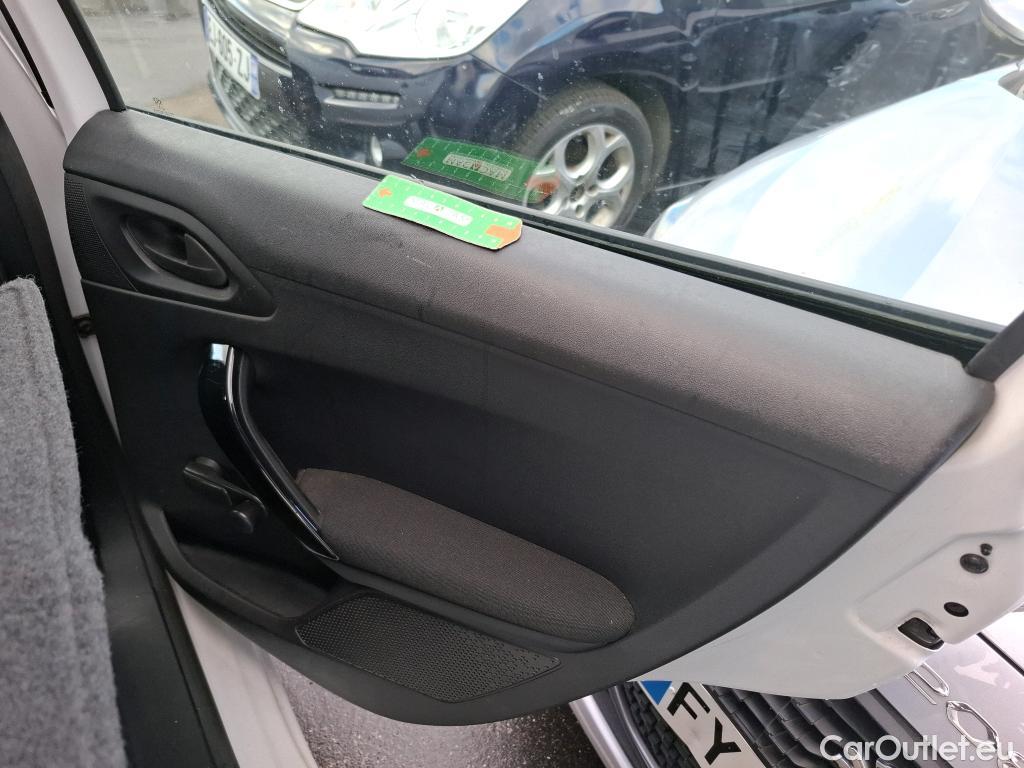  Peugeot  208  Affaire Premium 1.6 HDi 75CV BVM5 E6 #61