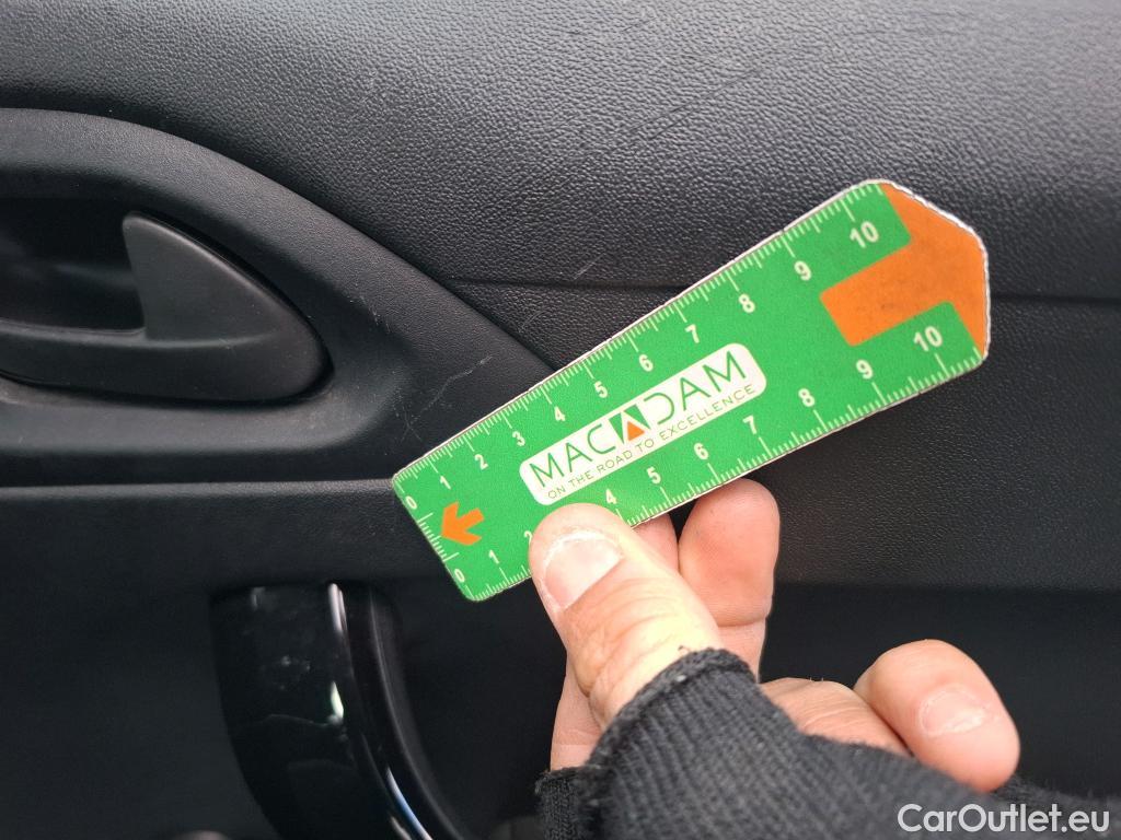  Peugeot  208  Affaire Premium 1.6 HDi 75CV BVM5 E6 #63