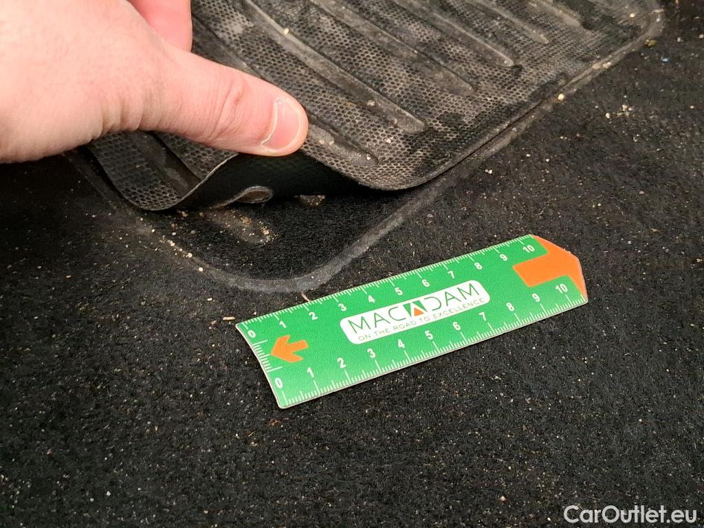  Peugeot  208  Affaire Premium 1.5 HDi 100CV BVM5 E6dT #37