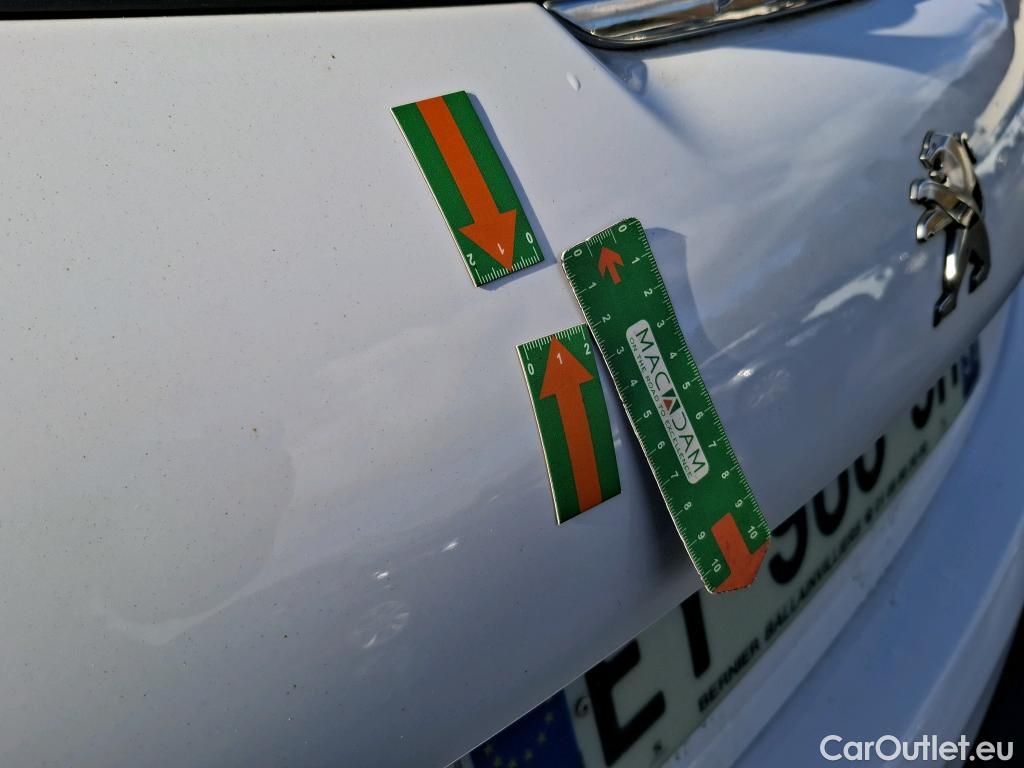  Peugeot  208  Affaire Premium 1.6 HDi 75CV BVM5 E6 #109