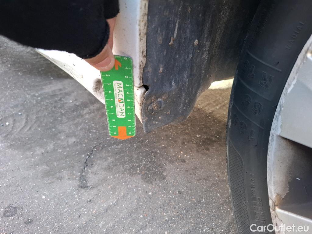  Peugeot  208  Affaire Premium 1.6 HDi 75CV BVM5 E6 #76