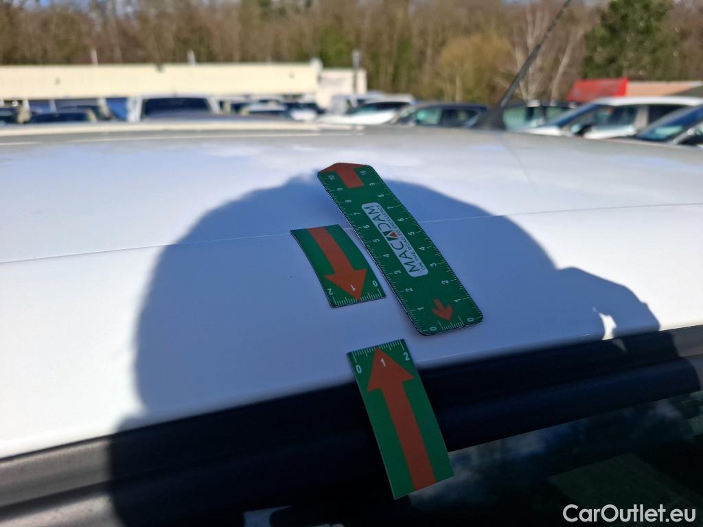  Peugeot  208  Affaire Premium 1.6 HDi 75CV BVM5 E6 #104