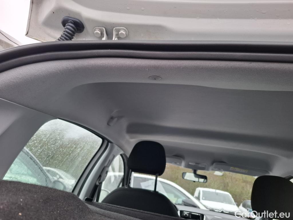  Peugeot  208  Affaire Premium 1.6 HDi 75CV BVM5 E6 #112