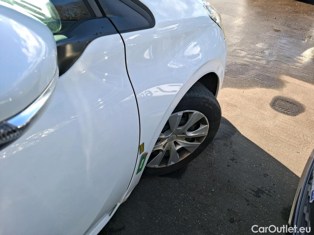  Peugeot  208  Affaire Premium 1.6 HDi 75CV BVM5 E6 #40