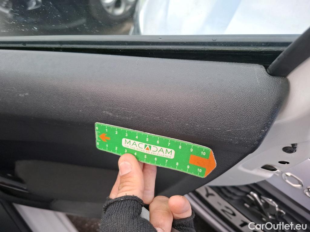  Peugeot  208  Affaire Premium 1.6 HDi 75CV BVM5 E6 #65