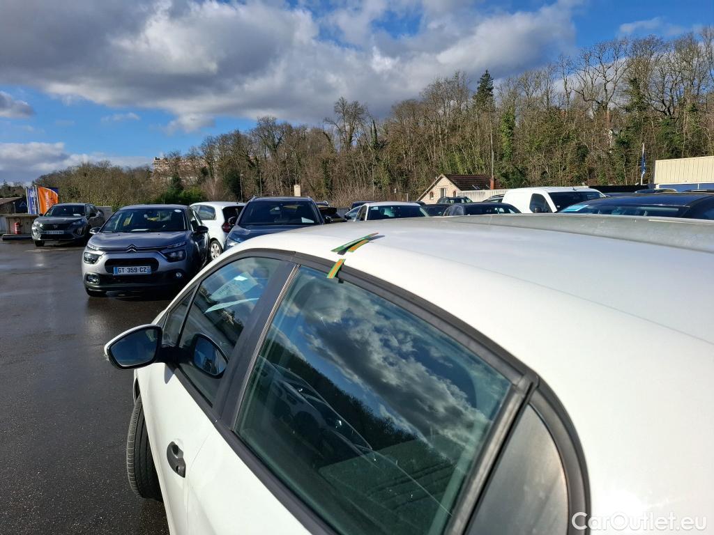  Peugeot  208  Affaire Premium 1.6 HDi 75CV BVM5 E6 #101