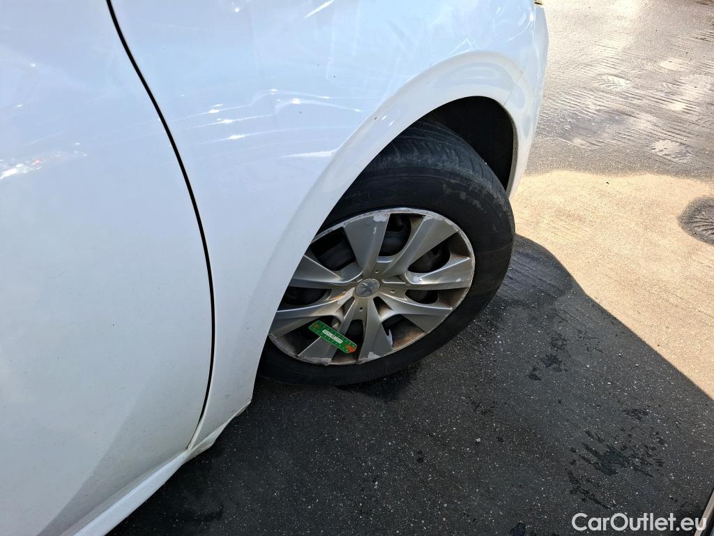  Peugeot  208  Affaire Premium 1.6 HDi 75CV BVM5 E6 #94