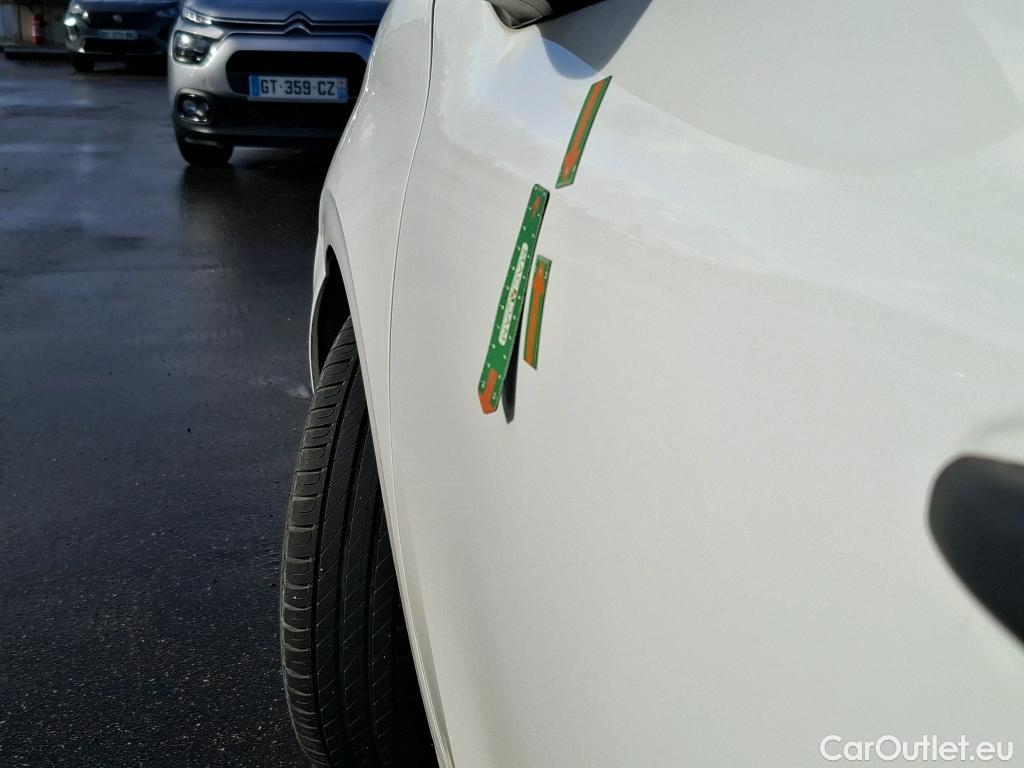  Peugeot  208  Affaire Premium 1.6 HDi 75CV BVM5 E6 #67