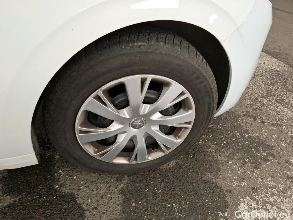  Peugeot  208  Affaire Premium 1.5 HDi 100CV BVM5 E6dT #49