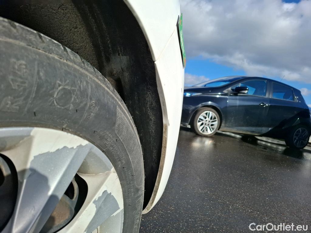  Peugeot  208  Affaire Premium 1.6 HDi 75CV BVM5 E6 #12