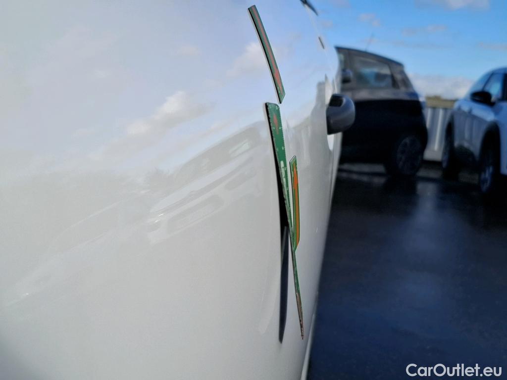  Peugeot  208  Affaire Premium 1.6 HDi 75CV BVM5 E6 #68