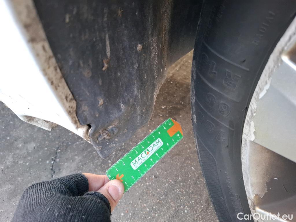  Peugeot  208  Affaire Premium 1.6 HDi 75CV BVM5 E6 #77