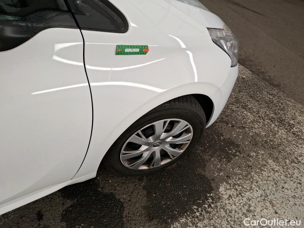  Peugeot  208  Affaire Premium 1.5 HDi 100CV BVM5 E6dT #18