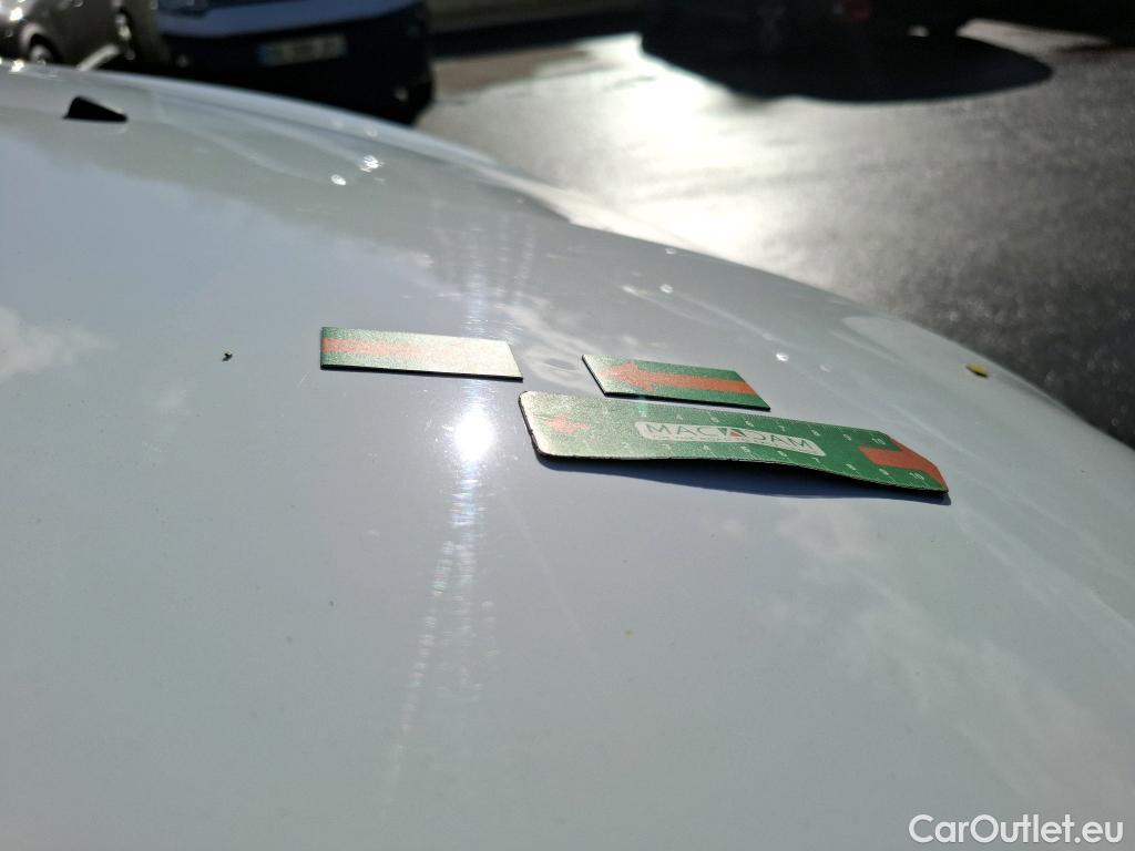  Peugeot  208  Affaire Premium 1.6 HDi 75CV BVM5 E6 #49