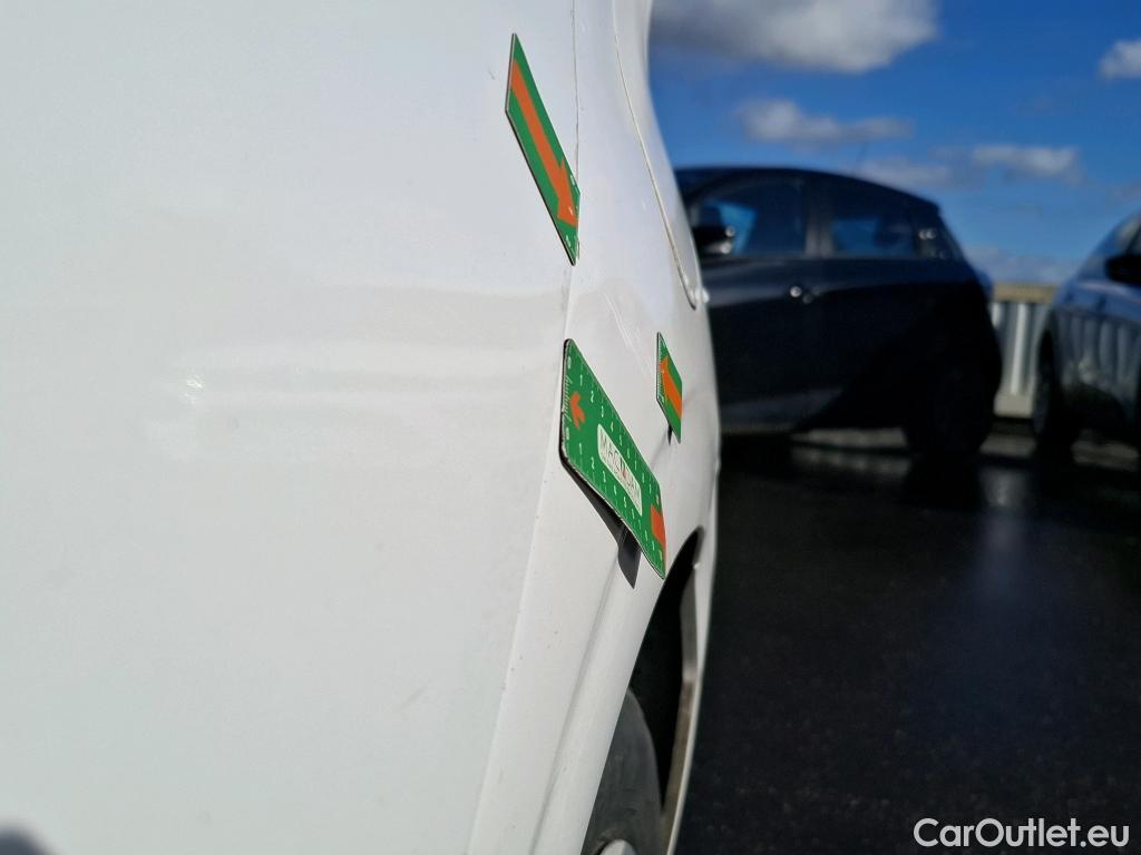  Peugeot  208  Affaire Premium 1.6 HDi 75CV BVM5 E6 #27