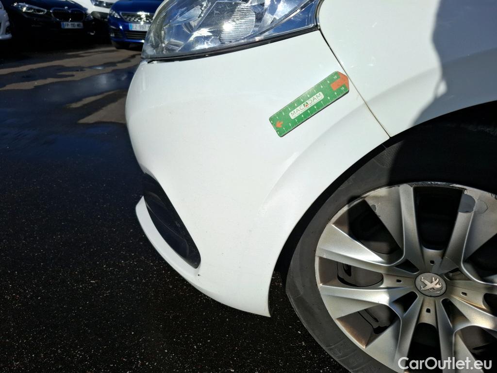  Peugeot  208  Affaire Premium 1.6 HDi 75CV BVM5 E6 #5