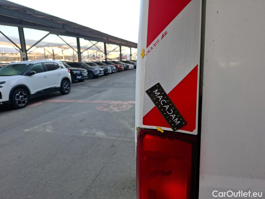  Citroen  Jumper CITROEN  CA VU 4p Fourgon 35 L3H2 BlueHDi 130 BVM6 Cab App Confort #18