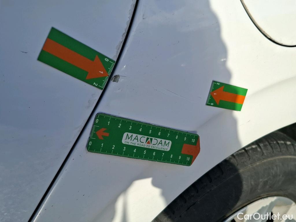  Peugeot  208  Affaire Premium 1.6 HDi 75CV BVM5 E6 #28