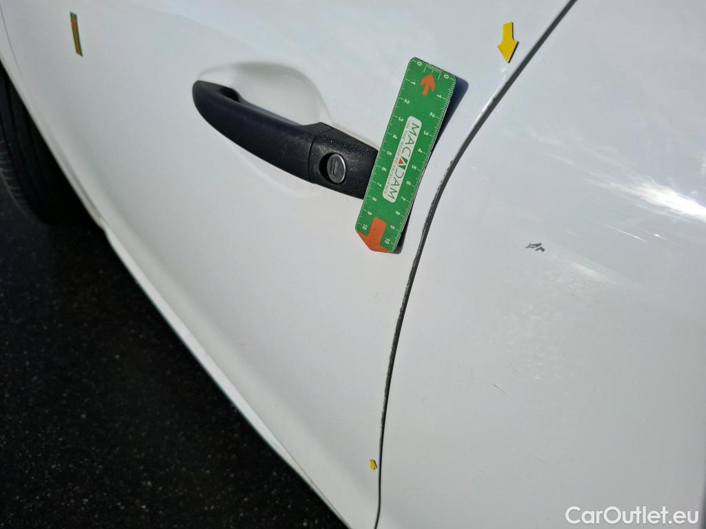  Peugeot  208  Affaire Premium 1.6 HDi 75CV BVM5 E6 #70