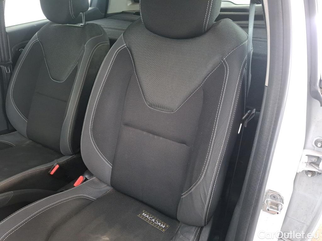  Renault  Clio RENAULT  Société VU 5p Berline Air Medianav dCi 75 - 18 #81