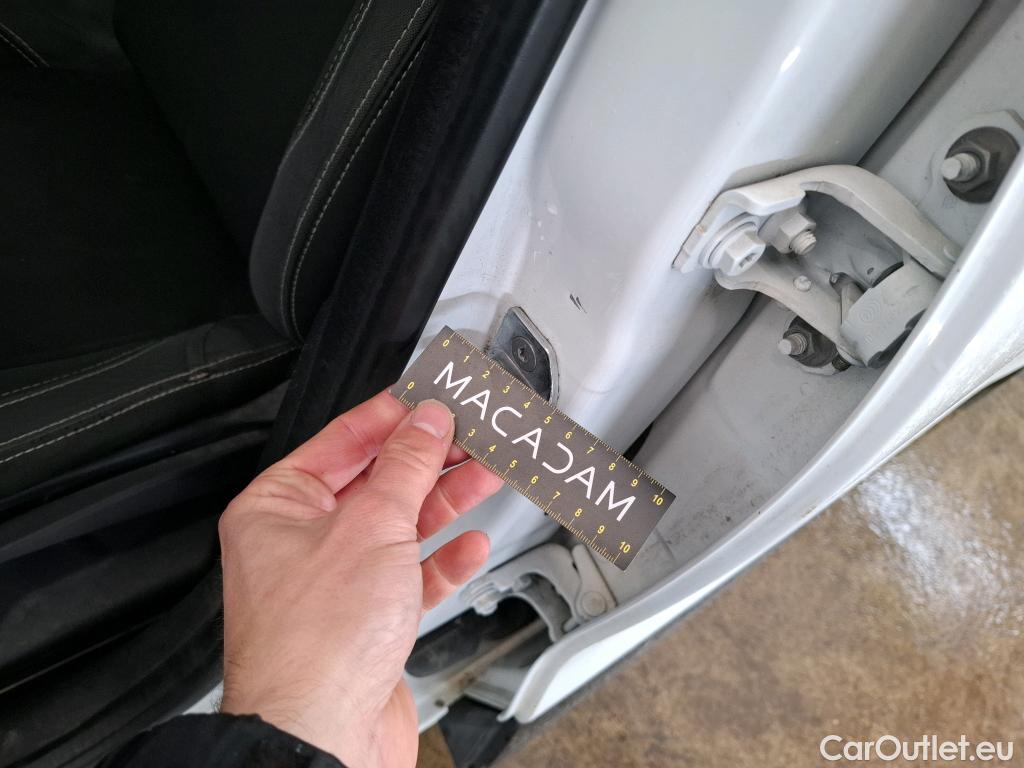  Renault  Clio  IV Air MediaNav 1.5 dCi 90CV BVM5 E6 #64