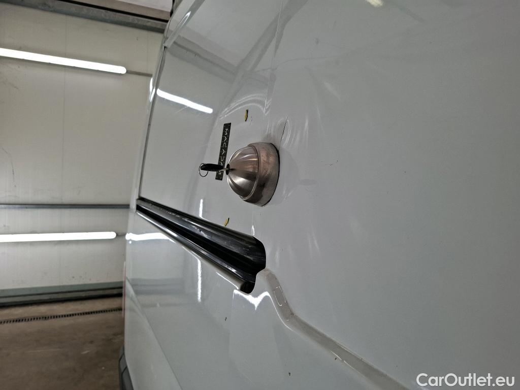  Renault  Master RENAULT  VU 4p Fourgon FG GCf Trac F3300 L1H1 dCi 125 #16