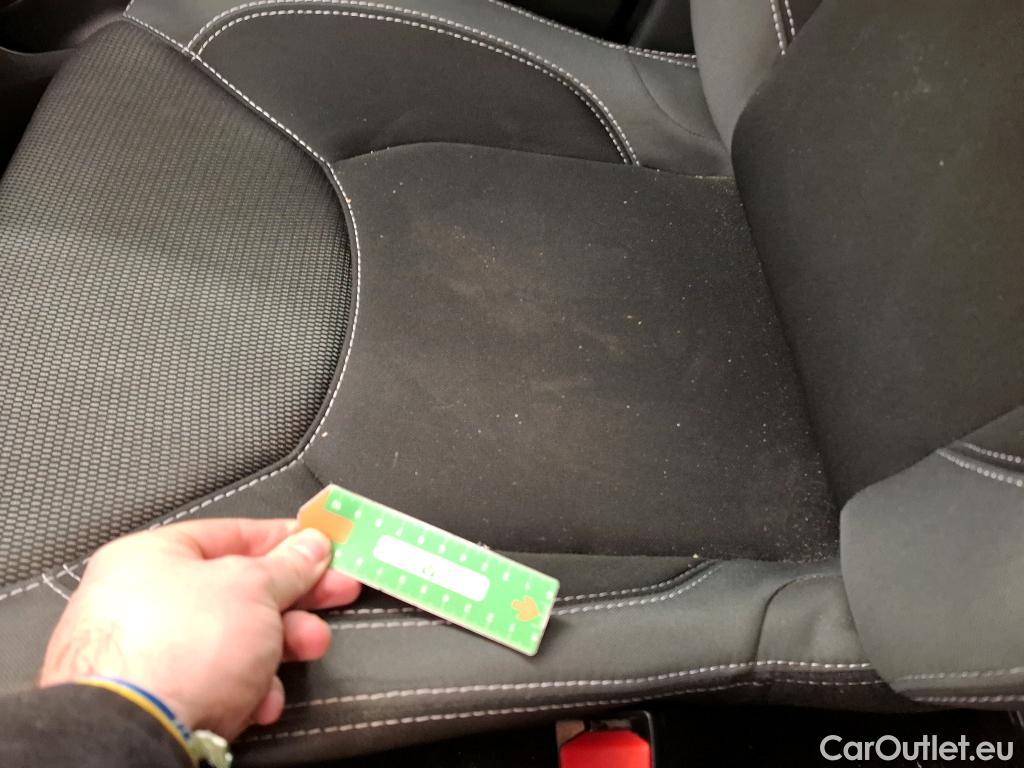  Renault  Clio  IV Air MediaNav 1.5 dCi 75CV BVM5 E6 #31