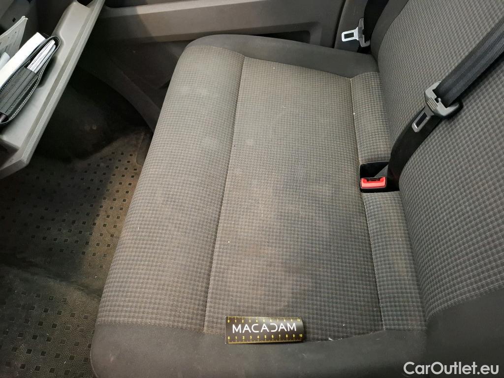  Volkswagen  Transporter VOLKSWAGEN  / 2019 / 4P / Fourgon tôlé 2.0 TDi 150 L1H1 Business Line Plus #17