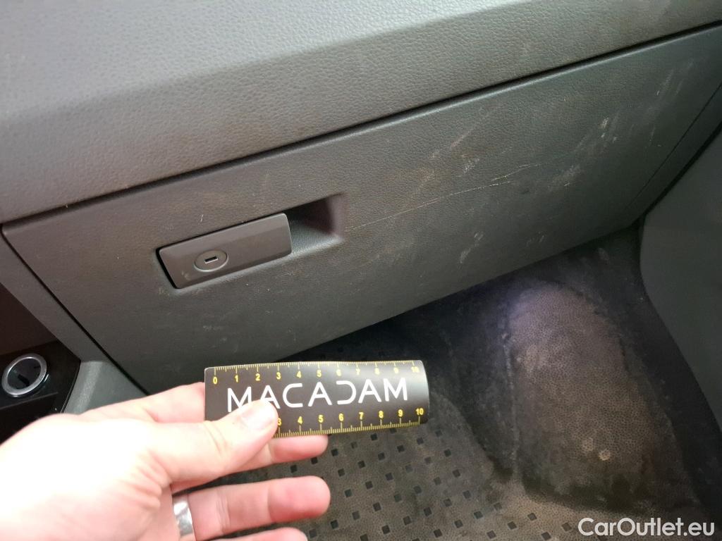  Volkswagen  Transporter VOLKSWAGEN  / 2019 / 4P / Fourgon tôlé 2.0 TDi 150 L1H1 Business Line Plus #9