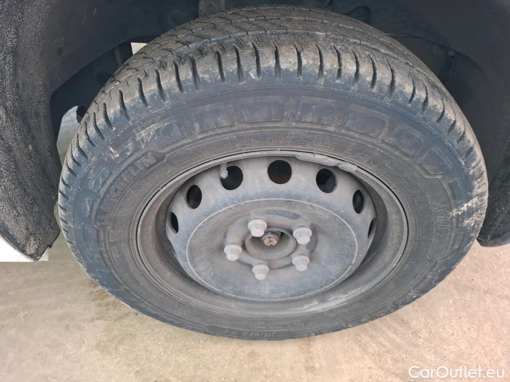  Renault  Master RENAULT  VU 4p Fourgon FG GCf Trac F3300 L1H1 dCi 125 #148