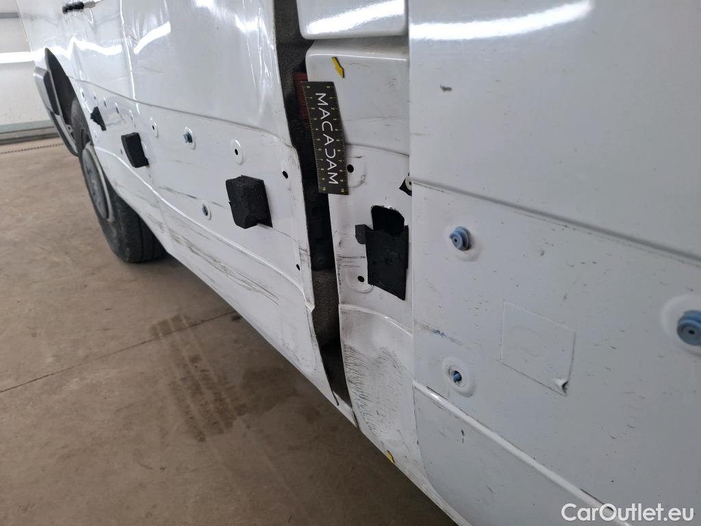  Renault  Master RENAULT  VU 4p Fourgon FG GCf Trac F3300 L1H1 dCi 125 #68